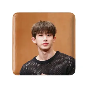 پیکسل مربعی ونهو گروه مانستا اکس MONSTA X