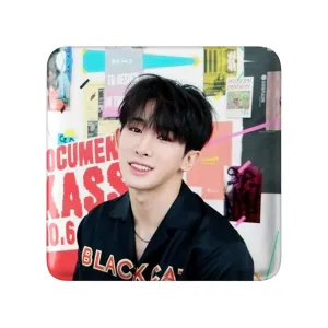 پیکسل مربعی ونهو گروه مانستا اکس MONSTA X