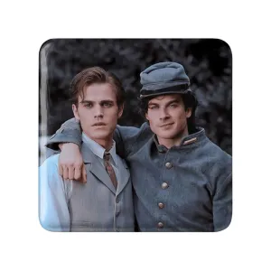 پیکسل مربعی خاطرات یک خون آشام The Vampire Diaries