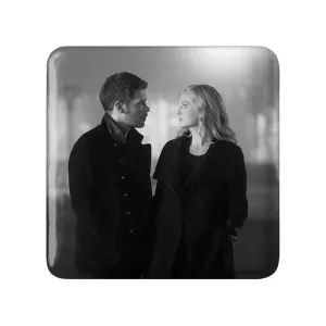 پیکسل مربعی کلاوس و کارولاین خاطرات یک خون آشام The Vampire Diaries