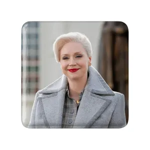 پیکسل مربعی سریال ونزدی Wednesday