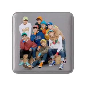 پیکسل مربعی گروه موسیقی اکسو EXO