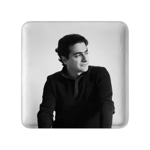 پیکسل مربعی همایون شجریان