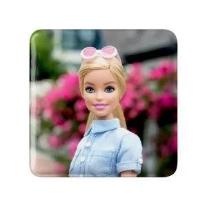 پیکسل مربعی عروسک باربی