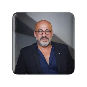 پیکسل مربعی امیر آقایی