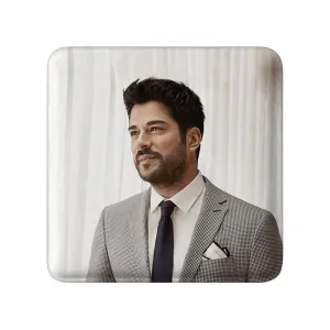 پیکسل مربعی بوراک اوزچیویت