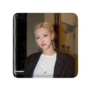 مگنت مربعی رزی بلک پینک Black Pink