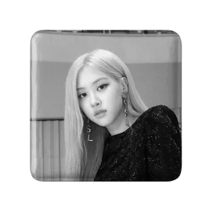 مگنت مربعی رزی بلک پینک Black Pink