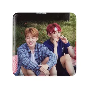 مگنت مربعی گروه بی تی اس BTS
