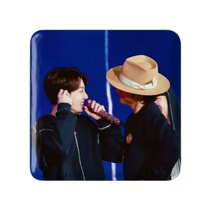 مگنت مربعی تهیونگ و جونگ کوک ویکوک گروه بی تی اس BTS
