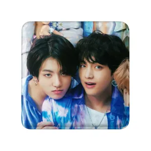مگنت مربعی تهیونگ و جونگ کوک ویکوک گروه بی تی اس BTS