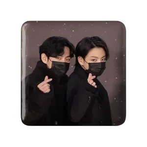 مگنت مربعی تهیونگ و جونگ کوک ویکوک گروه بی تی اس BTS
