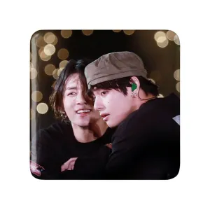 مگنت مربعی تهیونگ و جونگ کوک ویکوک گروه بی تی اس BTS