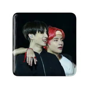 مگنت مربعی تهیونگ و جونگ کوک ویکوک گروه بی تی اس BTS