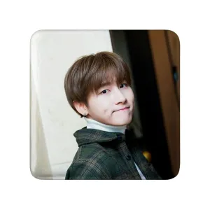 مگنت مربعی آی ام گروه مانستا اکس MONSTA X