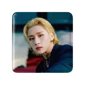 مگنت مربعی آی ام گروه مانستا اکس MONSTA X