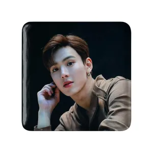 مگنت مربعی شونو گروه مانستا اکس MONSTA X