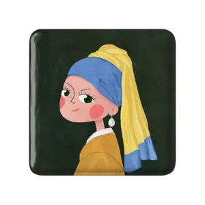 مگنت مربعی دختری با گوشواره مروارید