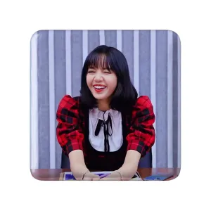 مگنت مربعی لیسا گروه بلک پینک Black Pink