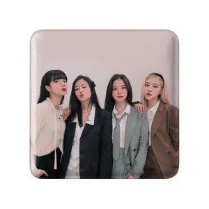 مگنت مربعی گروه بلک پینک Black Pink