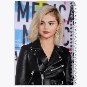 دفتر سلنا گومز Selena Gomez