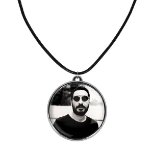 گردنبند نوید محمدزاده