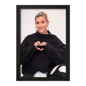 تابلو هیلی بیبر (Hailey Bieber)