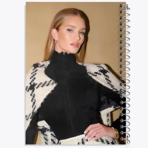 دفتر رزی هانتینگتون (Rosie Huntington)