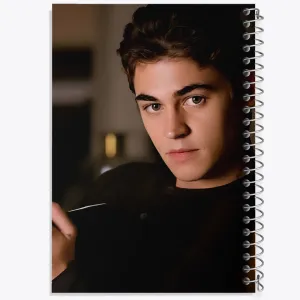 دفتر هرو فاینز تیفین (Hero Fiennes Tiffin)