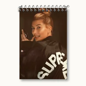 دفتر یادداشت هیلی بیبر (Hailey Bieber)
