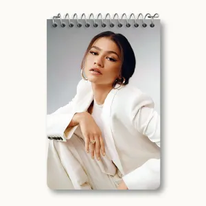 دفتر یادداشت زندیا (Zendaya)